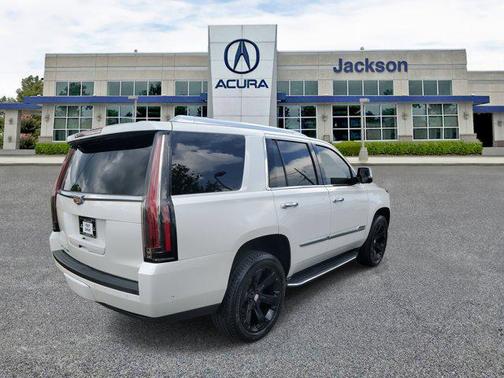 2017 Cadillac Escalade Luxury