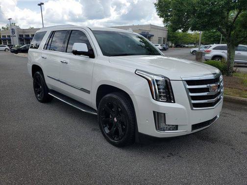 2017 Cadillac Escalade Luxury