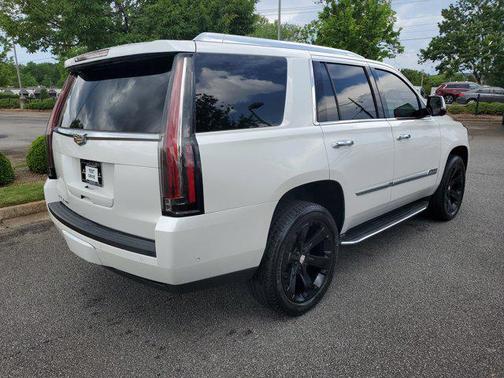 2017 Cadillac Escalade Luxury