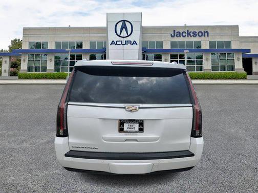 2017 Cadillac Escalade Luxury