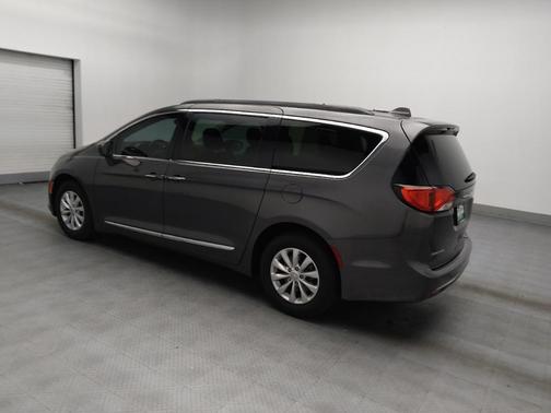 Granite Crystal Metallic Clearcoat 2017 Chrysler Pacifica Touring-L
