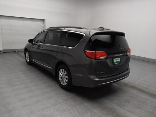 Granite Crystal Metallic Clearcoat 2017 Chrysler Pacifica Touring-L