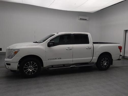 2020 Nissan Titan SV