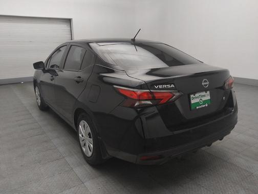 Super Black 2025 Nissan Versa 1.6 S
