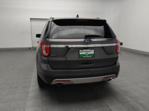 Gray 2017 Ford Explorer XLT