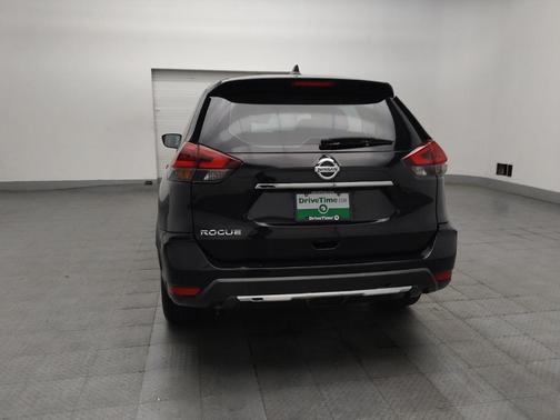 Magnetic Black Pearl 2020 Nissan Rogue S