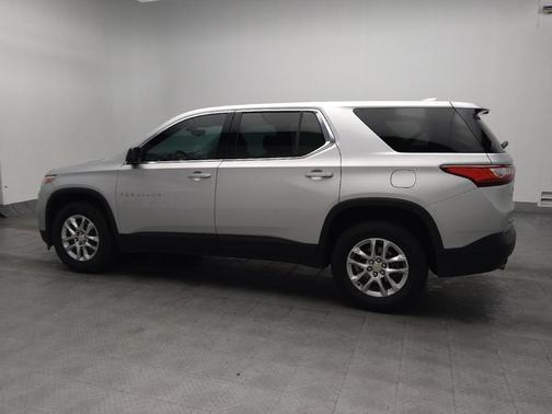 Silver Ice Metallic 2021 Chevrolet Traverse LS