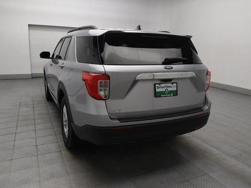 Iconic Silver Metallic 2022 Ford Explorer XLT