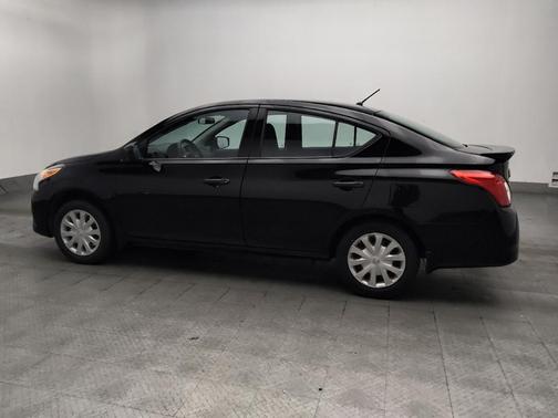 Super Black 2017 Nissan Versa 1.6 S+