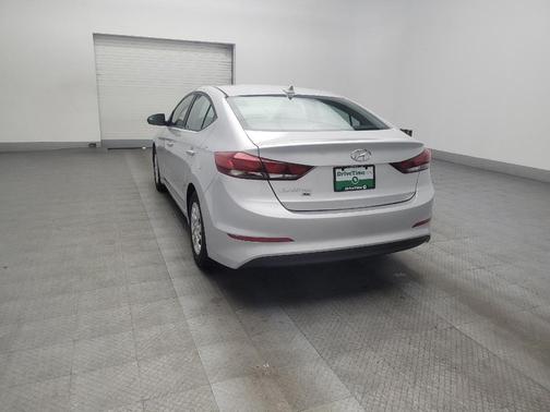 Molten Silver 2017 Hyundai ELANTRA SE
