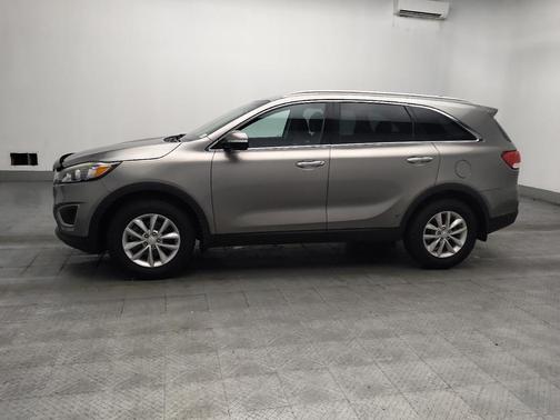 Titanium Silver 2018 Kia Sorento LX