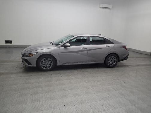 Fluid Metal 2025 Hyundai ELANTRA HEV Blue