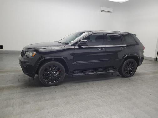 Diamond Black Crystal Pearlcoat 2017 Jeep Grand Cherokee Altitude