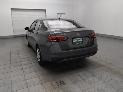 Gun Metallic 2025 Nissan Versa 1.6 S