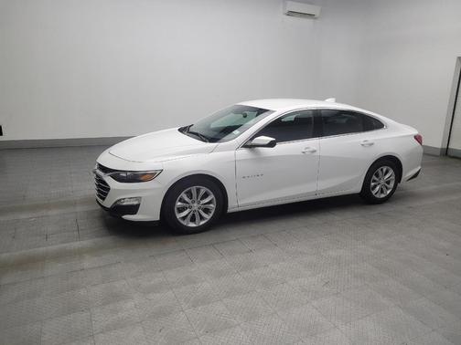 Summit White 2025 Chevrolet Malibu FWD 1LT