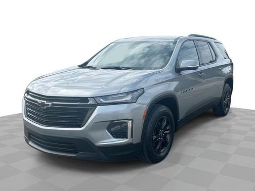 Sterling Gray Metallic 2023 Chevrolet Traverse LT Cloth