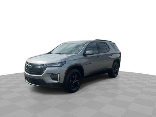 Sterling Gray Metallic 2023 Chevrolet Traverse LT Cloth