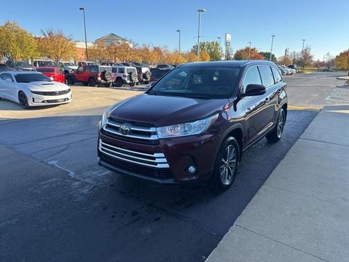 2019 Toyota Highlander SE
