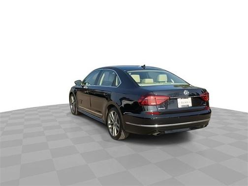 2019 Volkswagen Passat 2.0T R-Line