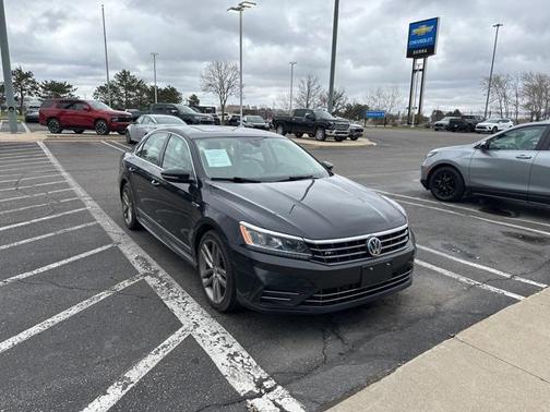 2019 Volkswagen Passat 2.0T R-Line