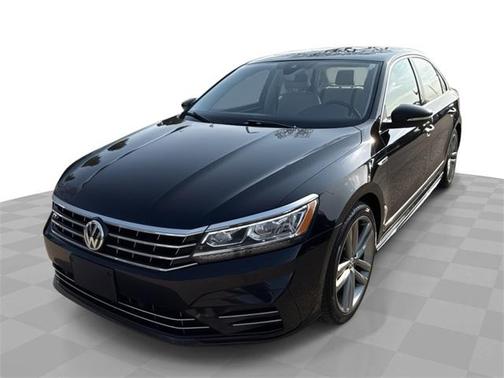 2019 Volkswagen Passat 2.0T R-Line