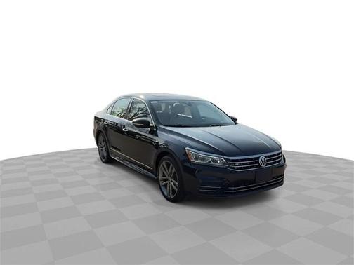 2019 Volkswagen Passat 2.0T R-Line