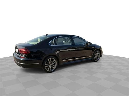 2019 Volkswagen Passat 2.0T R-Line