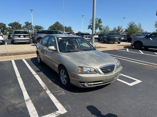 Gold 2005 Hyundai ELANTRA GLS