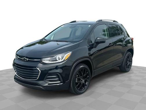 Mosaic Black Metallic 2022 Chevrolet Trax LT