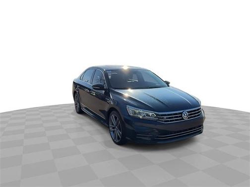 2019 Volkswagen Passat 2.0T R-Line