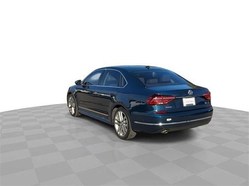 2019 Volkswagen Passat 2.0T R-Line
