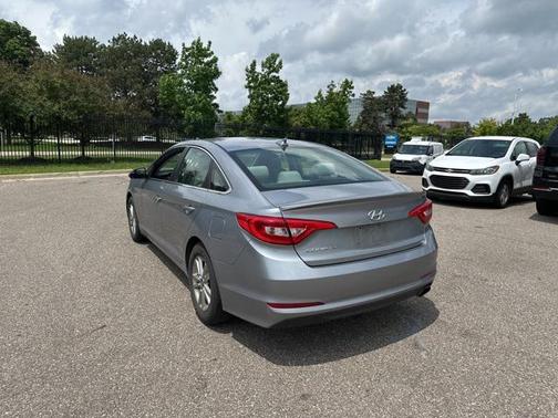 2017 Hyundai SONATA SE