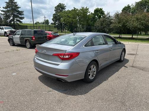 2017 Hyundai SONATA SE