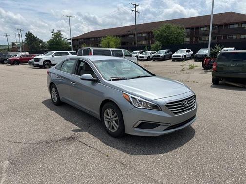 2017 Hyundai SONATA SE