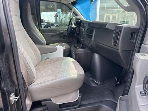 2023 GMC Savana 2500 Work Van