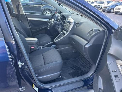 2009 Pontiac Vibe Base