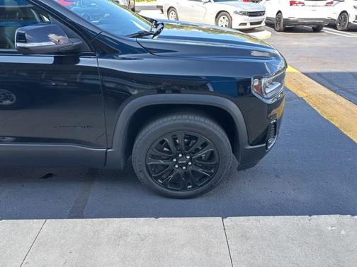 2023 GMC Acadia AWD SLT