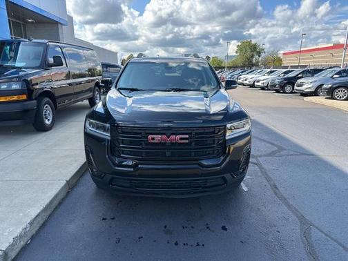 2023 GMC Acadia AWD SLT