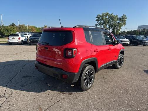2023 Jeep Renegade Trailhawk
