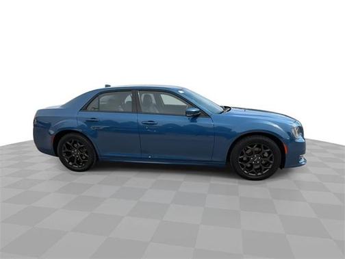 2022 Chrysler 300 Touring