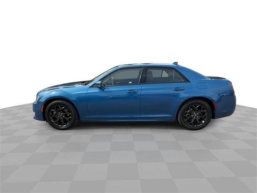 2022 Chrysler 300 Touring