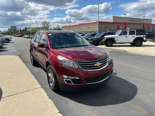 Siren Red Tintcoat 2017 Chevrolet Traverse 1LT