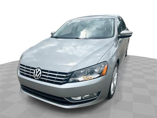 2014 Volkswagen Passat 1.8T Auto SEL Premium