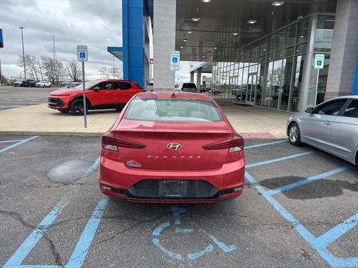 2020 Hyundai ELANTRA SEL