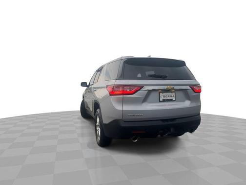 Silver Ice Metallic 2020 Chevrolet Traverse LS