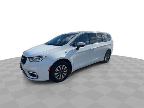 2023 Chrysler Pacifica Hybrid Touring L