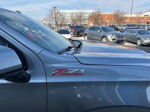 2022 Chevrolet Suburban 4WD Z71