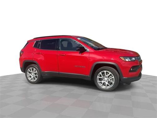 2023 Jeep Compass Latitude Lux