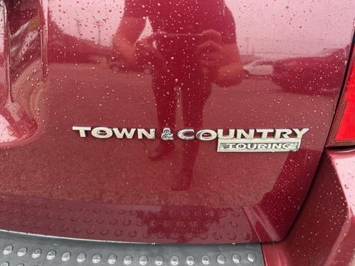 2009 Chrysler Town & Country Touring