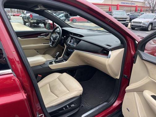 Red Horizon Tintcoat 2019 Cadillac XT5 Luxury